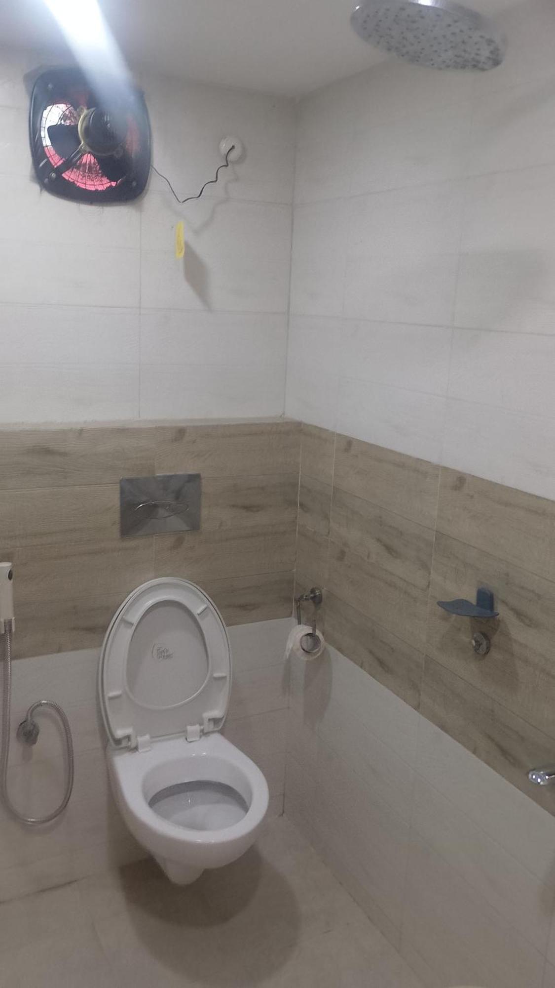 Serenity Inn And Grill Guwahati Zewnętrze zdjęcie